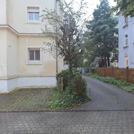 Striesenbleibe Apartamento *